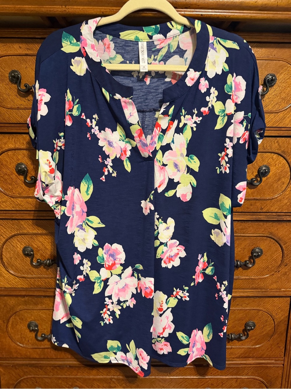 Dear Scarlett Navy Floral V-Neck Short Sleeve Blouse